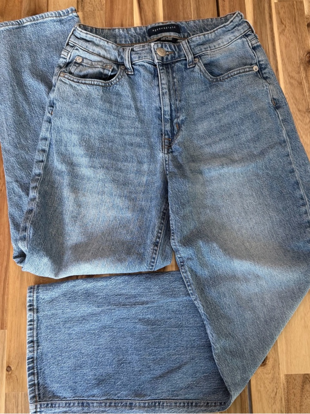 Aeropostale Women’s Straight Curvy High Rise Light Wash Blue Jeans 4 Short